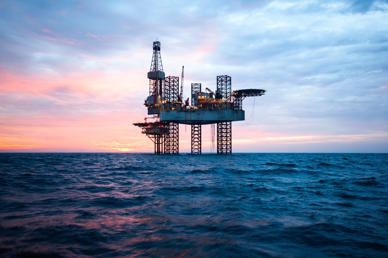 What Is the Difference Between an Oil Rig and an Oil Platform?